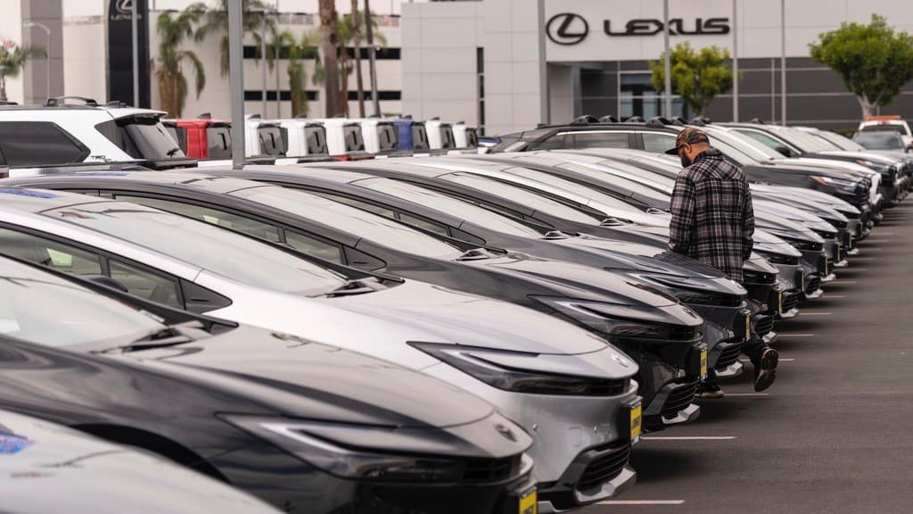Alza en precios de autos usados, repuestos y seguros: el efecto en cadena de los aranceles automotores de Trump