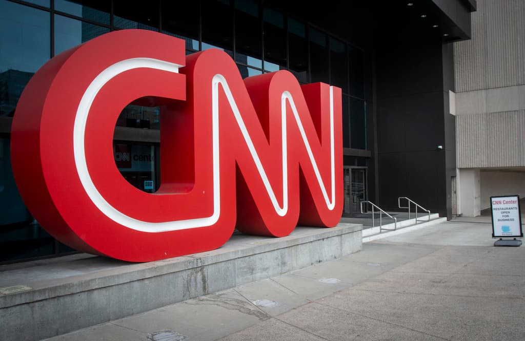 Los planes de Paramount de adquirir la empresa dueña de CNN y sus implicaciones