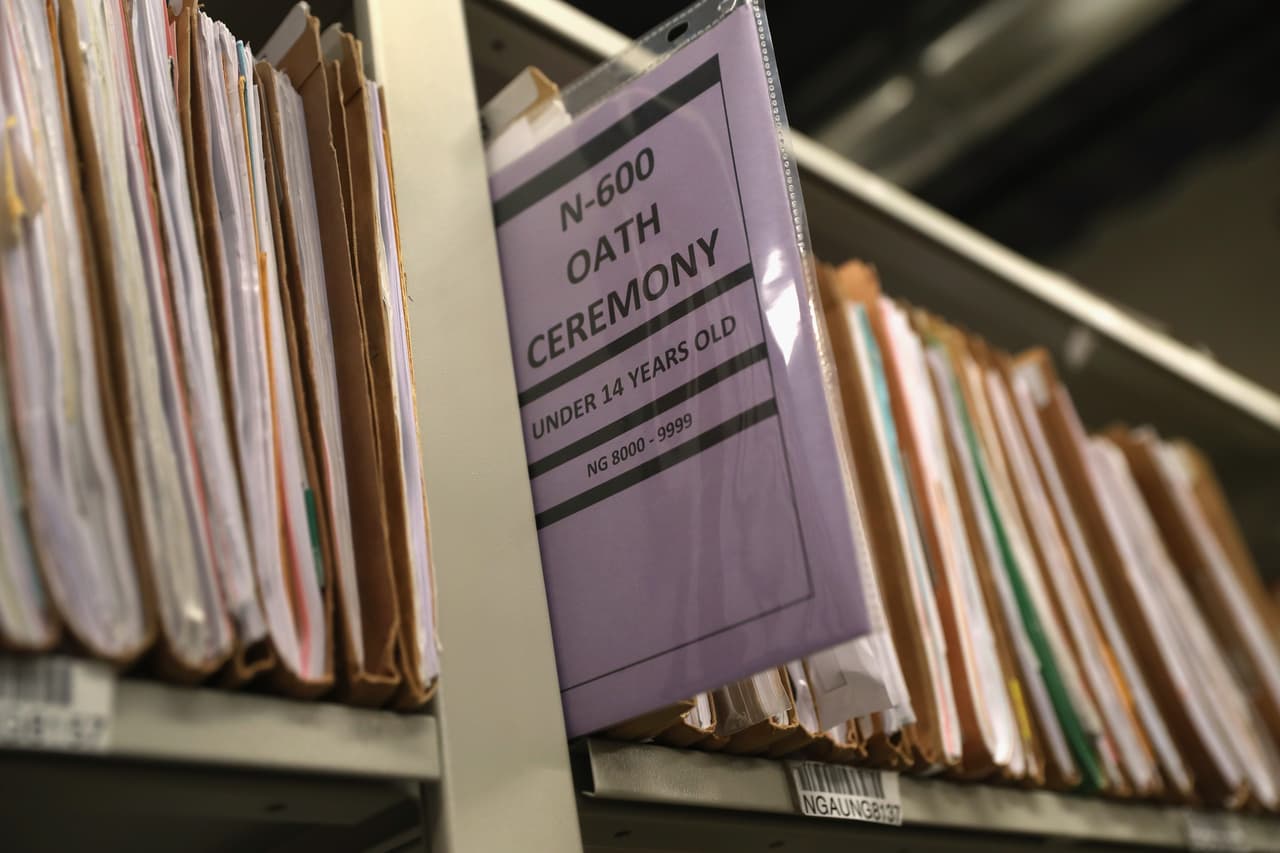 Atasco en el servicio de inmigración no cede: casi 10 millones de casos siguen acumulados