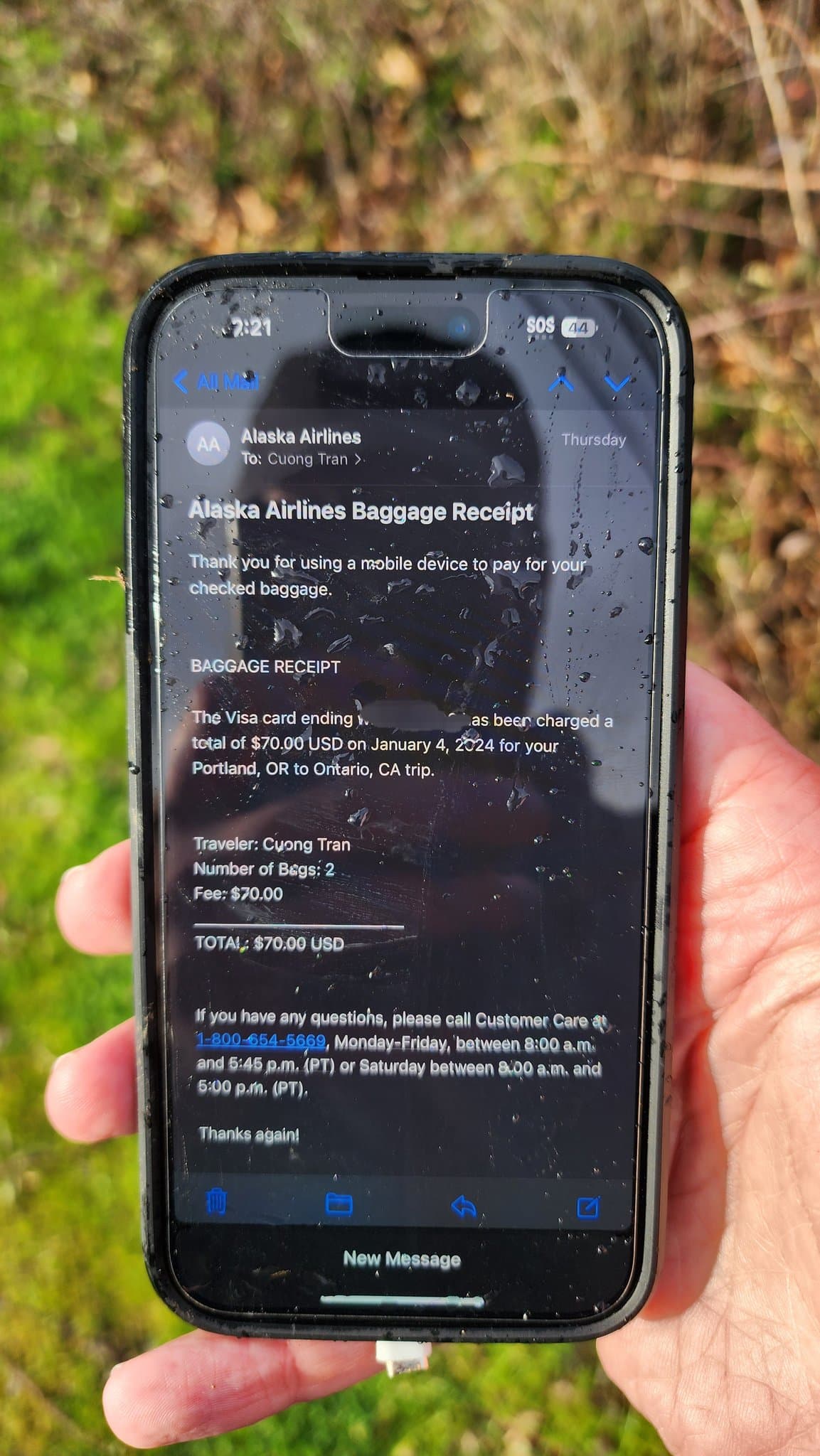 El iPhone que cayó 16,000 pies del avión accidentado de Alaska Airlines y que encontraron casi intacto y funcionando
