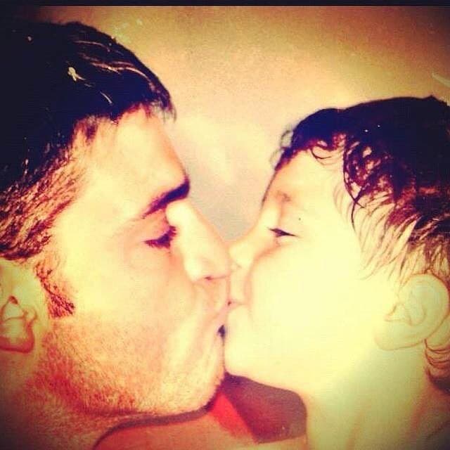 El segundo hijo de
<b><a href="http://www.univision.com/temas/julian-gil">Gil</a></b> es Julián Jr. Gil, a quien le demuestra su afecto en todas las redes sociales, pues el actor está muy orgulloso de él.