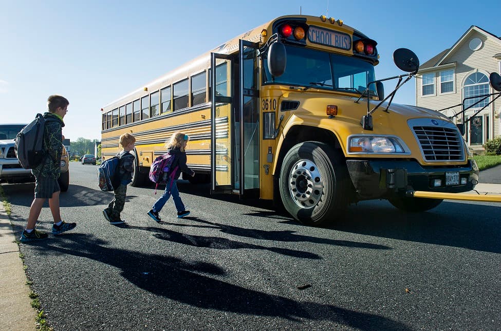 Siga estas medidas de seguridad y mantenga a salvo a sus hijos durante el regreso a clases en Miami