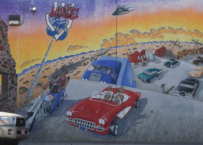 Murales, historia, paisajes y coches: la Ruta 66, uno de los road trips más icónicos de Estados Unidos