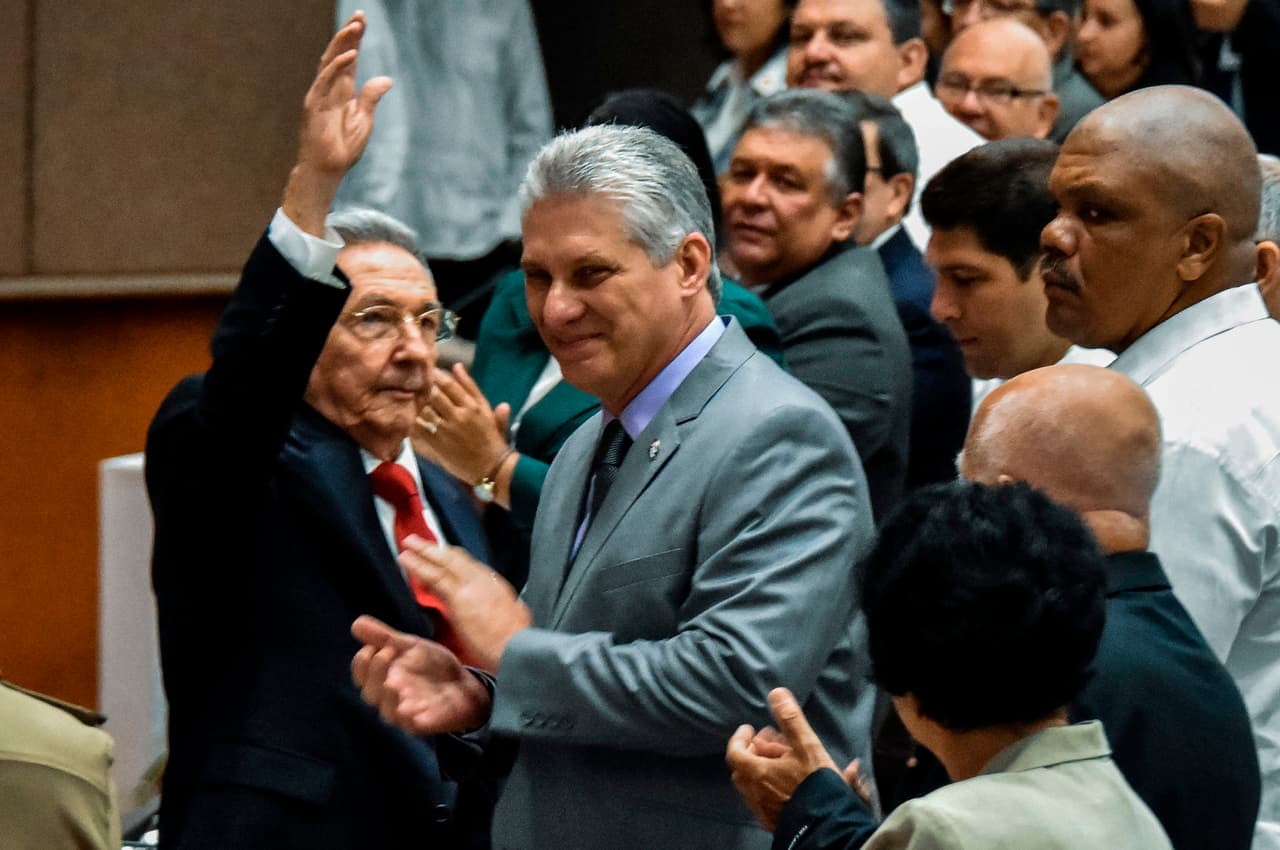 Raúl Castro greets the Cuba's Assembly of Popular Power on April 18, 2018 together with the sole candidate proposed to succeed him, Miguel Díaz-Canel.