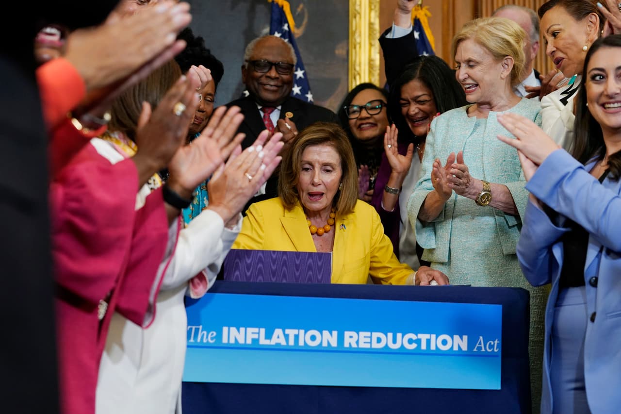 Ley IRA incluye históricas reformas de salud, pero tardarán en llegar y dejarán a muchos por fuera