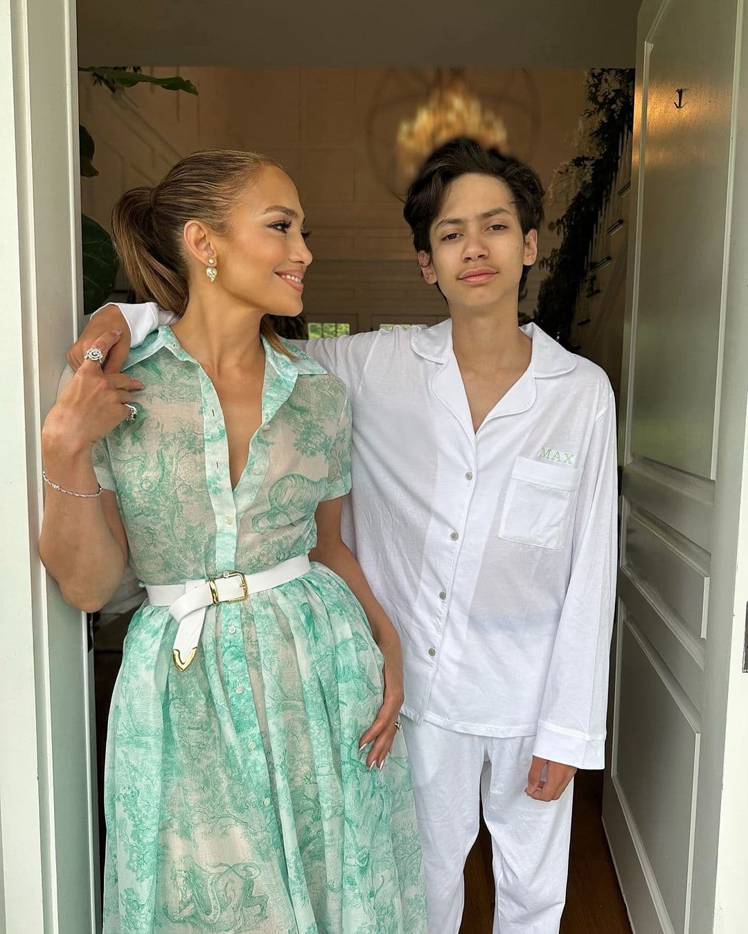 JLo apareció al lado de Max, su hijo con Marc Anthony.