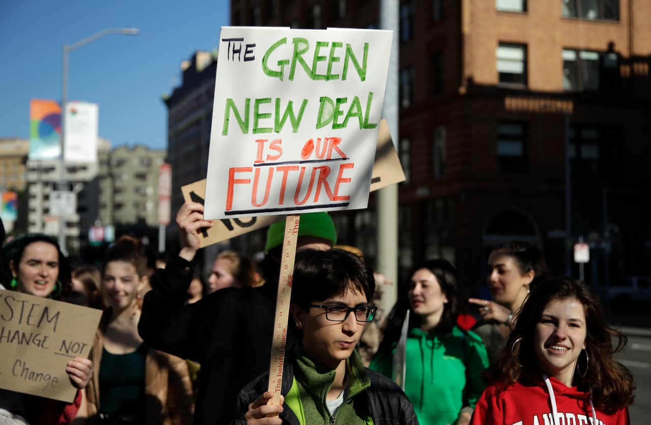 Hispanics concerned about climate change and see it as key in upcoming elections, according to survey