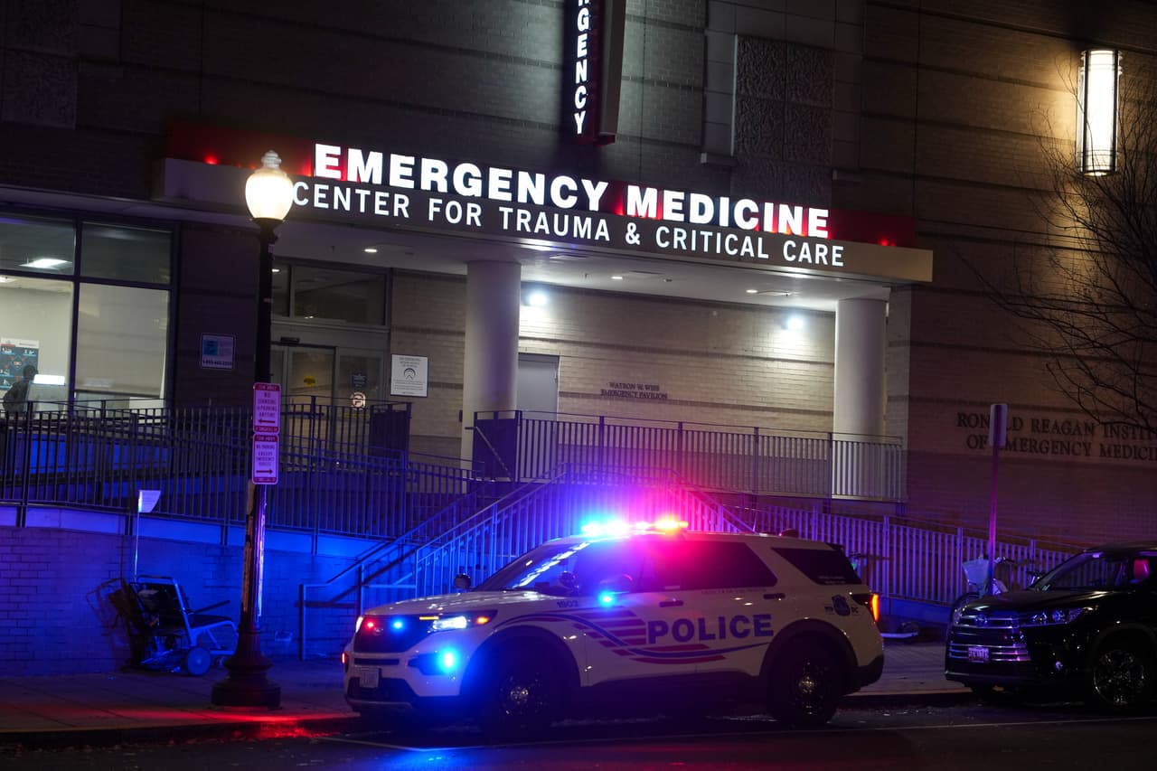 Ambos soldados eran
<b>reportados en condición crítica</b> hasta la tarde de este jueves 27 de noviembre, cuando el presidente Trump informó el fallecimiento de Beckstrom.