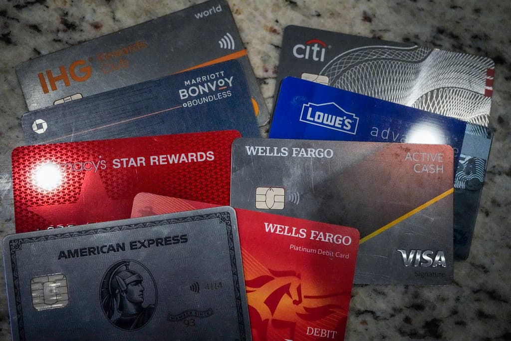 Cada vez cuesta más pagar las tarjetas de crédito: qué hacer si tienes problemas con ellas