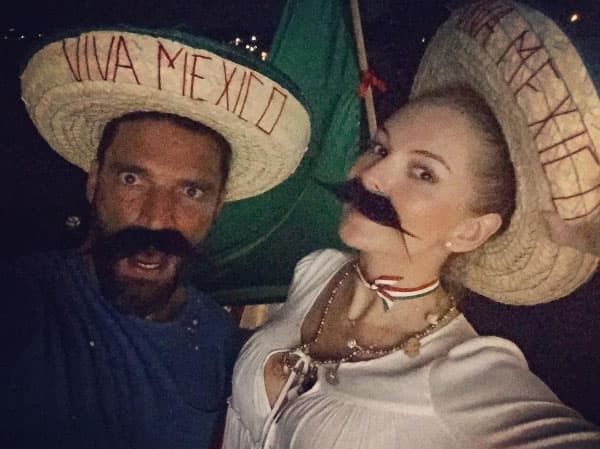 Además son igual de divertidos, los dos tienen muy buen sentido del humor.