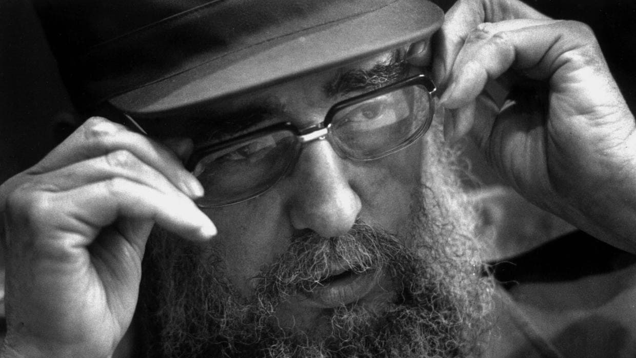 Former Cuban leader Fidel Castro dies aged 90