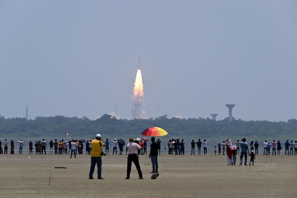 Poco más de una semana después de su exitoso alunizaje, India lanza una nueva misión espacial para estudiar al Sol
