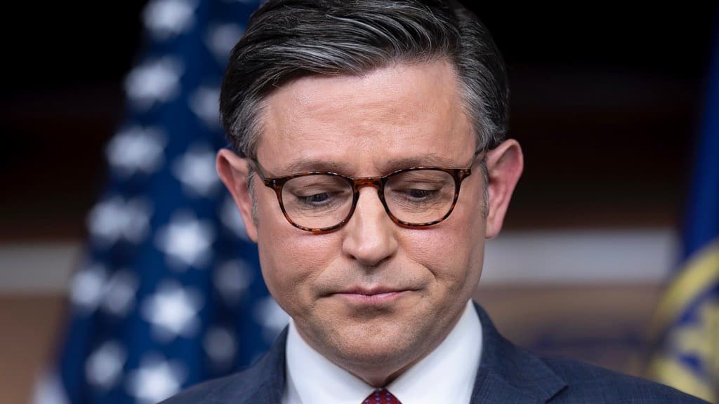 ¿Tiene Mike Johnson los días contados como presidente de la Cámara de Representantes?