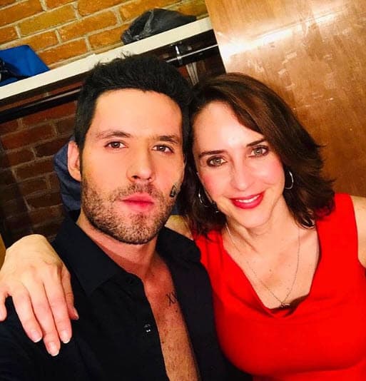 Actualmente participa en la obra de teatro 'Como quieras, ¡perro, ámame", donde comparte créditos con Irán Castillo.