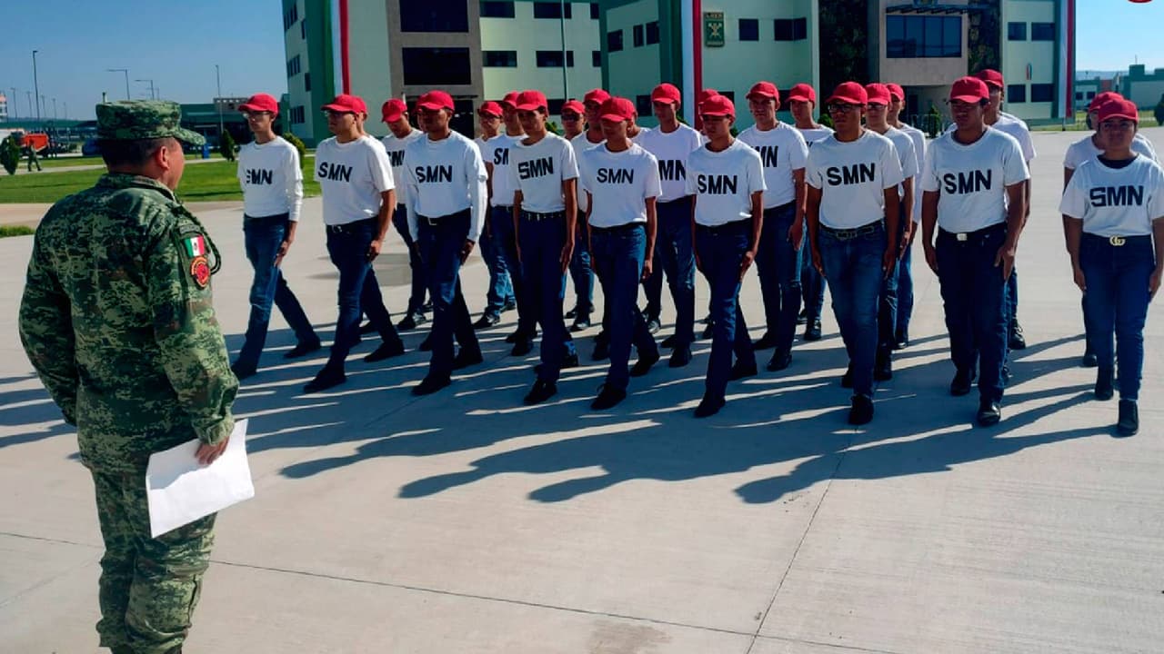 Para poder liberar la cartilla sólo debes
<b>acudir al Consulado de México más cercano</b> del 2 de enero al 31 de diciembre de cada año, y comprobar que llevas más de 1 año residiendo fuera de México.