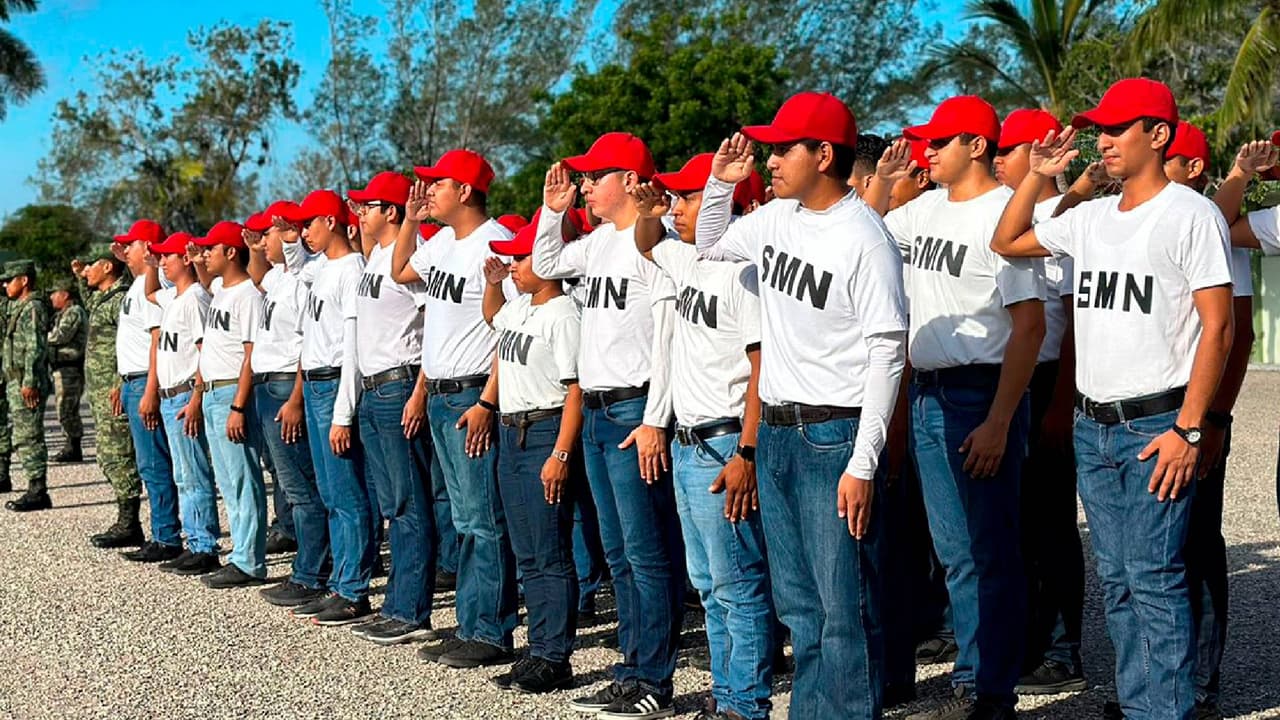 Como sabes, es obligación de todos los hombres ciudadanos mexicanos, por nacimiento o naturalización, de entre los 18 y 40 años de edad, residentes en el extranjero,
<b>cumplir con el Servicio Militar</b>.