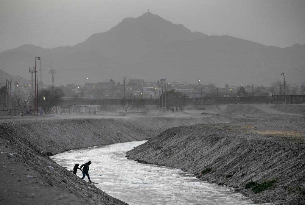 Migrant crisis on the border worsens as system collapses