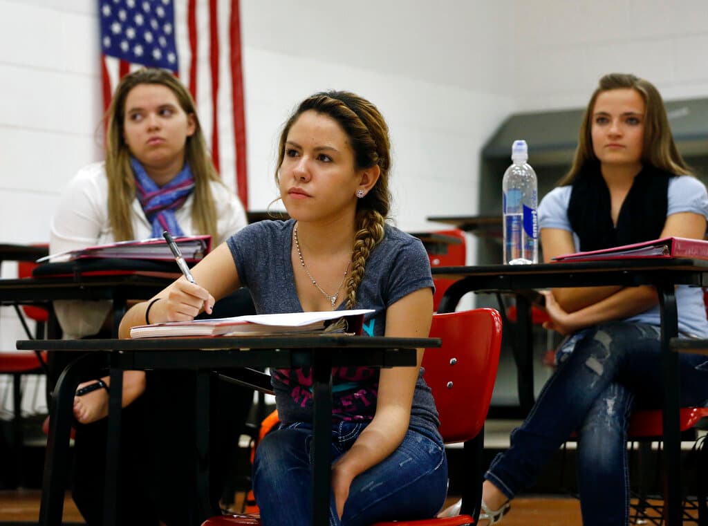 Jóvenes pueden promover cambios y recibir dinero participando en el Concejo Juvenil de Los Ángeles