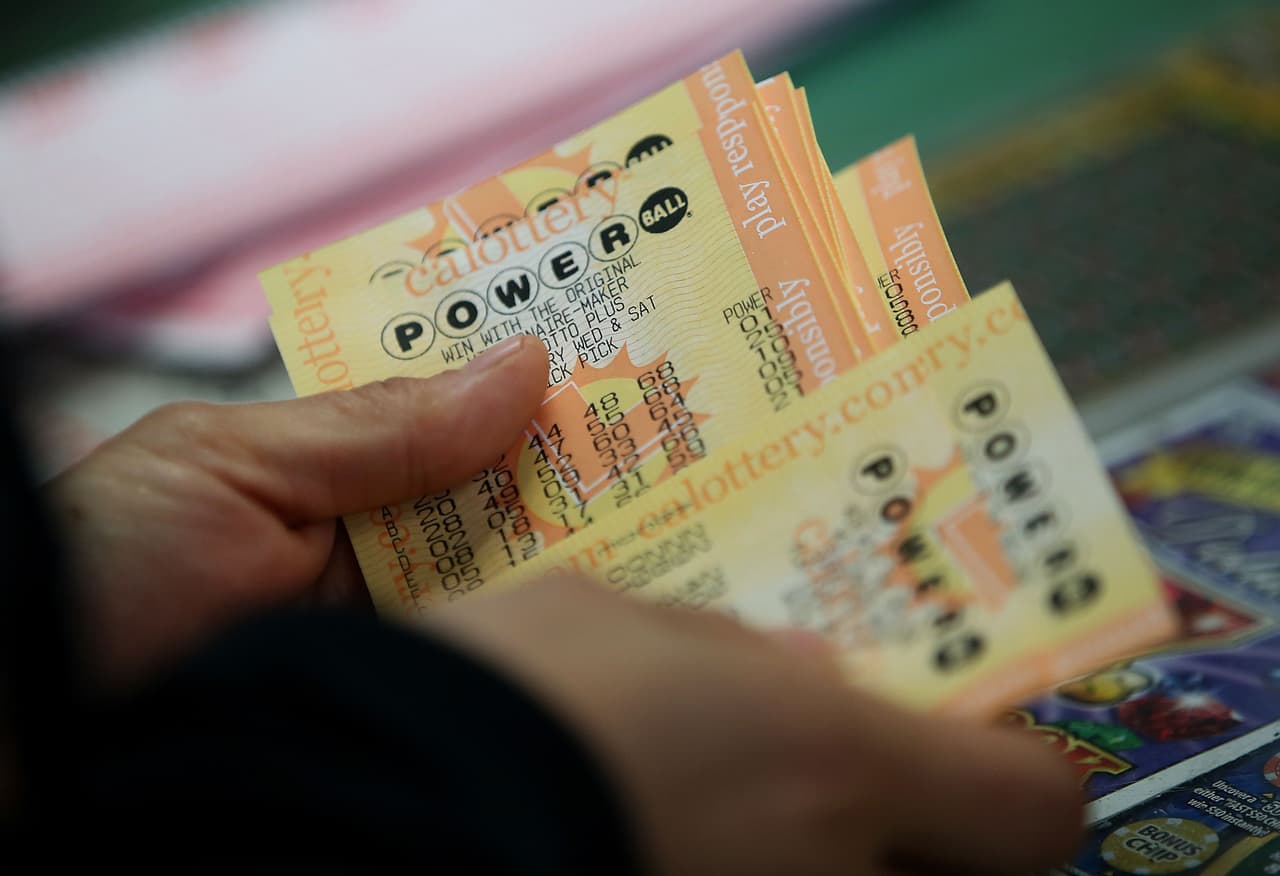 Lotería publica resultados incorrectos del Powerball pero pagará a los que "acertaron" los números erróneos