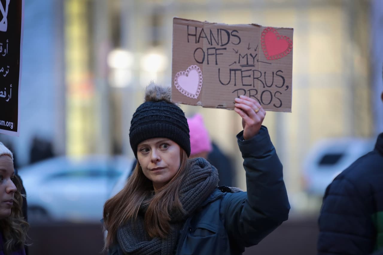 No es cierto que Biden y Harris promueven el aborto "hasta el último término del embarazo", pero estas son las veces que Trump y Pence los han acusado de ello