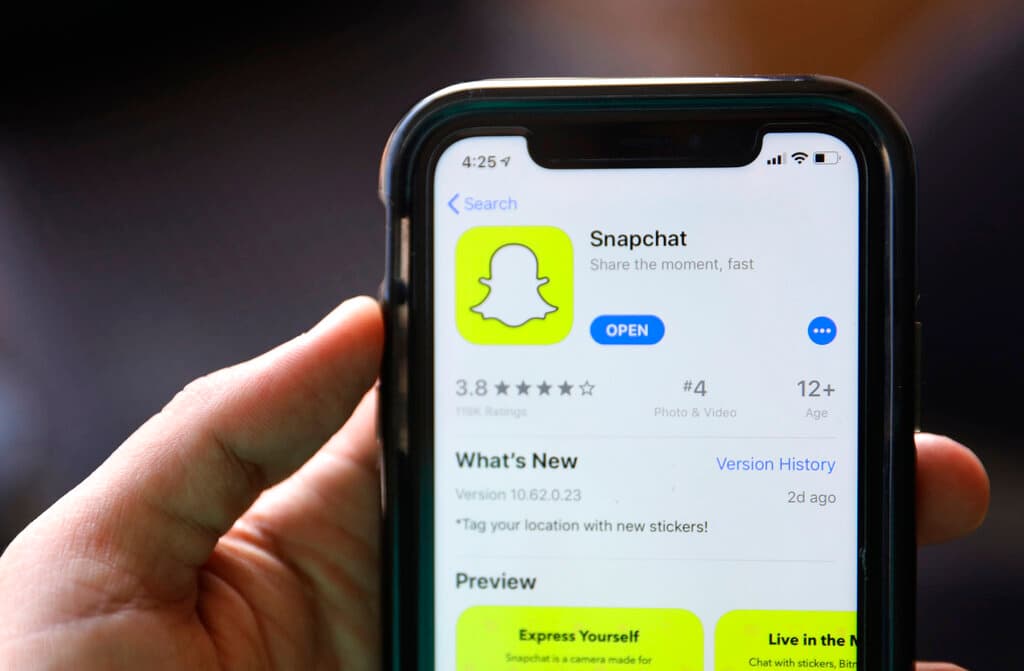 Padres de víctimas mortales ligadas al fentanilo presentan demanda en contra de Snapchat
