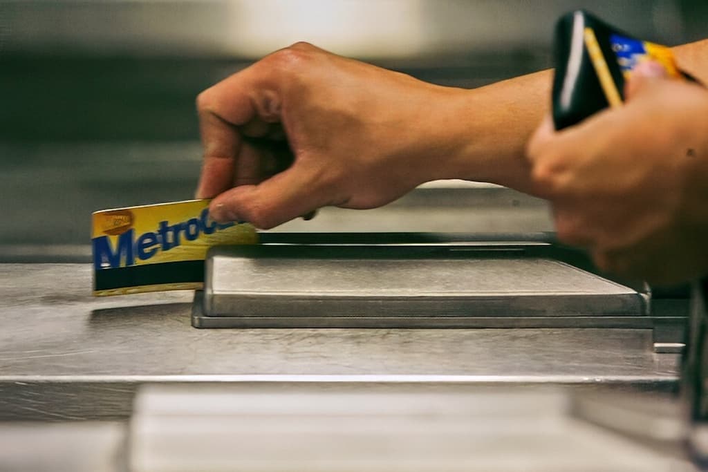 Se acaba una era en la forma de viajar en el metro de Nueva York