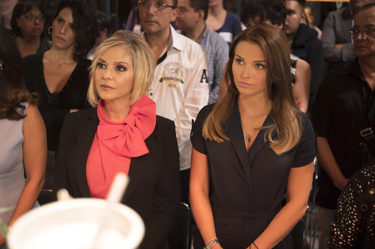 <b><a href="http://www.univision.com/temas/daniela-castro">Daniela Castro</a></b> llevará el papel antagónico del melodrama, mientras que
<b><a href="http://www.univision.com/temas/irina-baeva">Irina Baeva</a></b> será la protagonista juvenil de 'Me declaro culpable'.