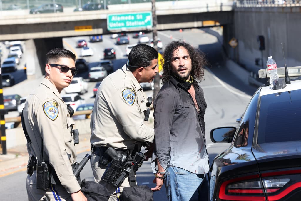 Durante 365 días no se han detenido las protestas contra las autoridades federales y las redadas de inmigración en Los Ángeles y el sur de California. Preliminarmente, en la manifestación del sábado 6 de junio, se informó que
<b>solo 6 personas fueron arrestadas</b>.