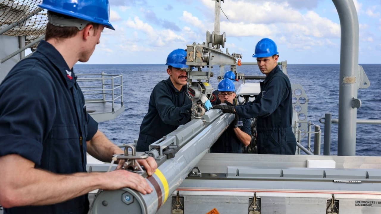 Las primeras imágenes de uno de los buques anfibios que, según reportes, se dirigen a aguas cercanas a Venezuela