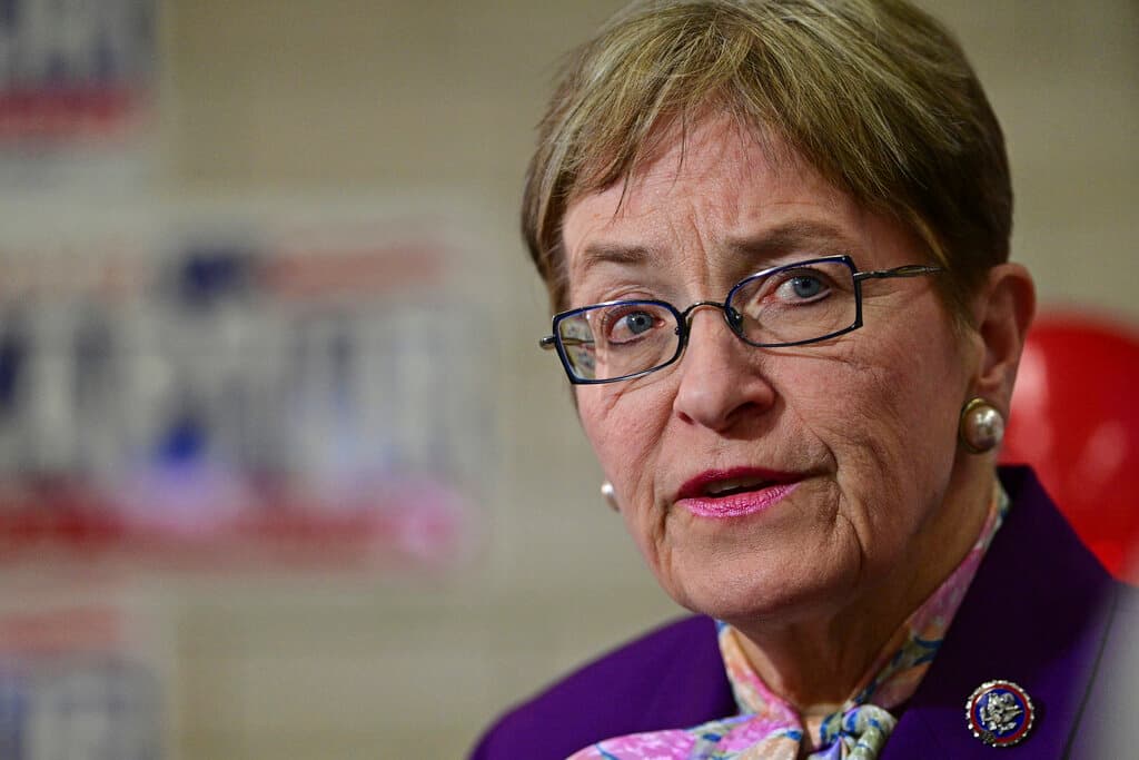 <b>10. Marcy Kaptur (demócrata): </b>ha sido reelecta para su mandato número 21 por el 9no Distrito de Ohio. Kaptur ya es
<b>la representante con más años de servicio de la historia de la Cámara Baja</b> (fue electa en 1982) pero cuando jure para su nuevo período en enero romperá el récord de 40 años combinados de la también demócrata representante por Maryland, Barbara Mikulski.