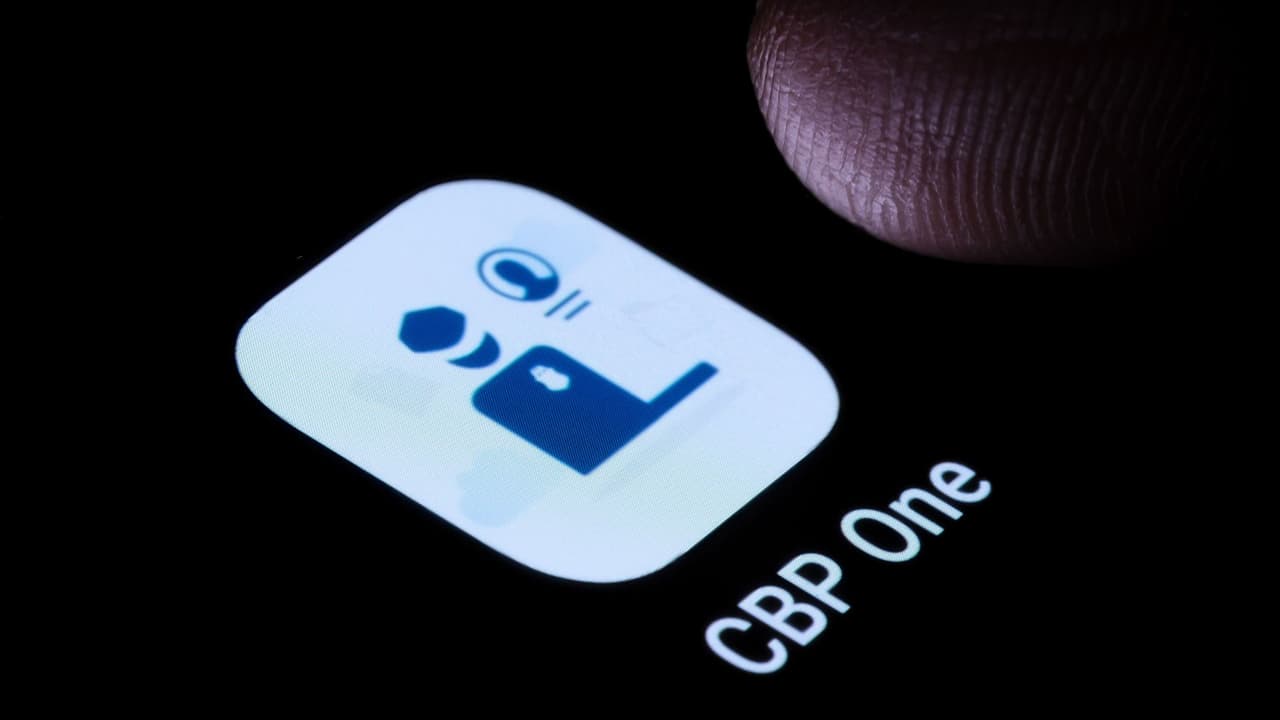 Fallo declara ilegal la cancelación de CBP One: ¿qué pasa ahora con los 900,000 migrantes que lo utilizaron?