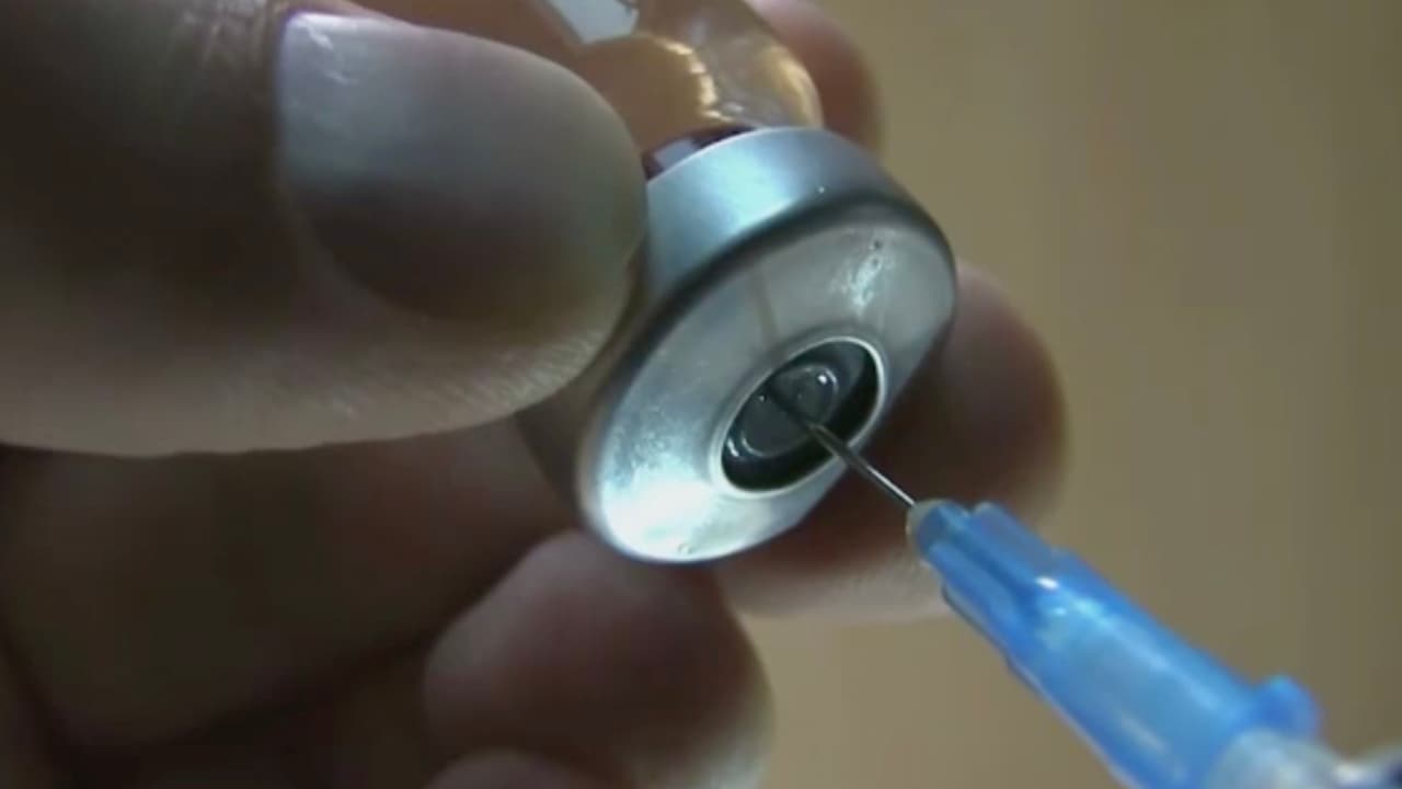 Entre las vacunas contra el
<a href="https://www.univision.com/local/houston-kxln/variante-omicron-coronavirus-hospitales-houston-texas-fotos">coronavirus</a> que actualmente se aplican se encuentran las de Moderna y Pfizer que son en dos dosis y una tercera de refuerzo.