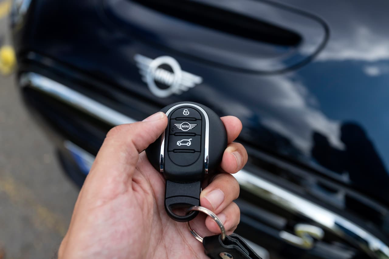 Otras rarezas olvidadas por pasajeros de Uber incluyen
<b>dos arañas, tortugas, un sensor de pedos, un esqueleto de rata, un gnomo, un robot, un botón de pánico, una lanza, una prueba de paternidad, un cinturón de camepeón de lucha libre y un diente y trasero falso</b>. Destacan también las llaves de autos Mini Cooper.