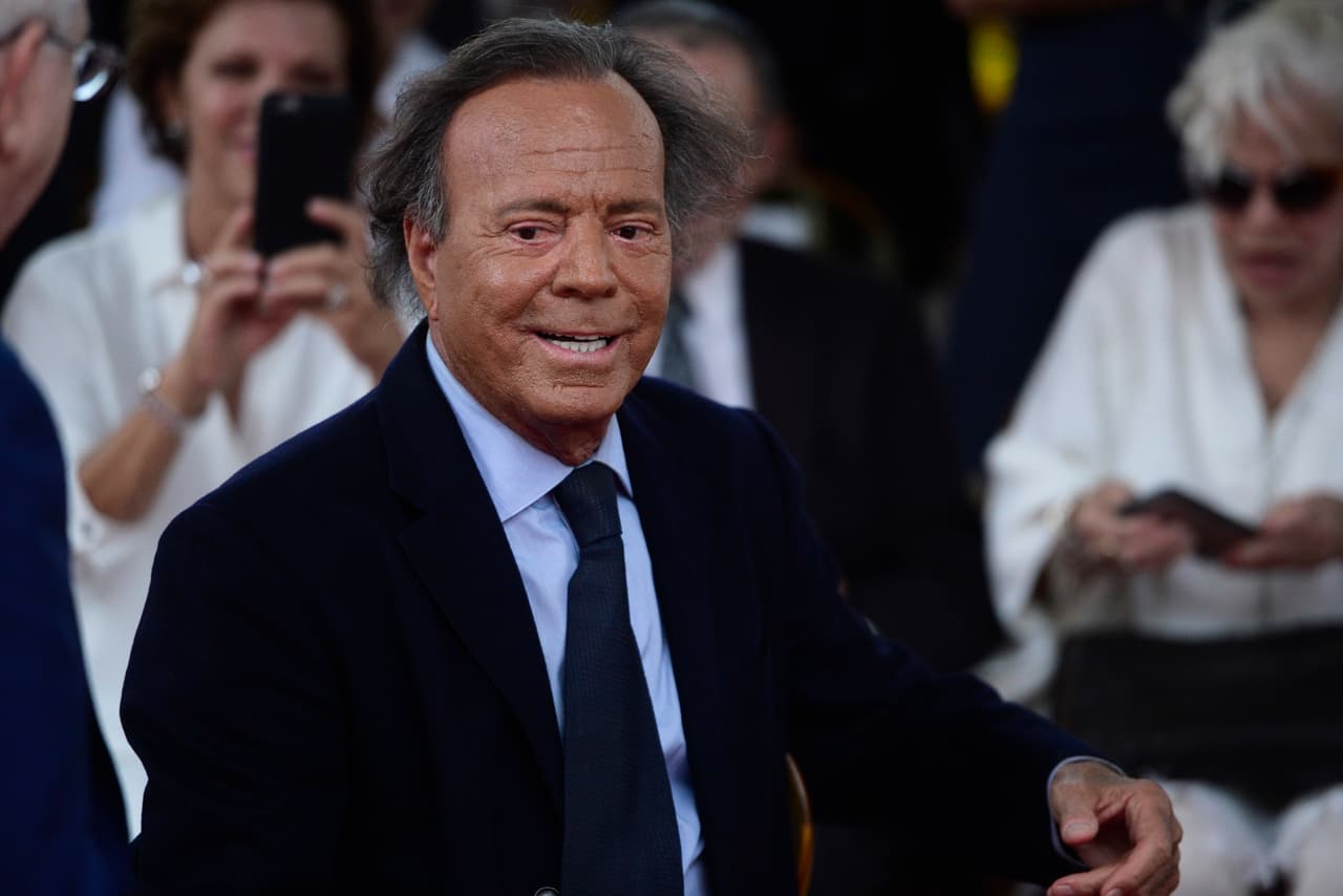 Testimonios de agresiones sexuales contra Julio Iglesias