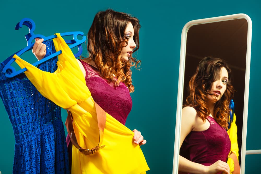 Cuida tu imagen, la manera en que te vistes y te presentas socialmente pues debido a esta posición planetaria existe la posibilidad de encuentros con personas poco agradables en lugares públicos. Este será un mes decisivo en tu vida sentimental. Ciertas situaciones embarazosas del pasado pasarán a un segundo plano y cada vez más te sentirás unido a esa persona que realmente vale la pena y cuyos valores humanos están presentes todo el tiempo en tu vida. ¡Anímate, lo mejor está sucediendo!