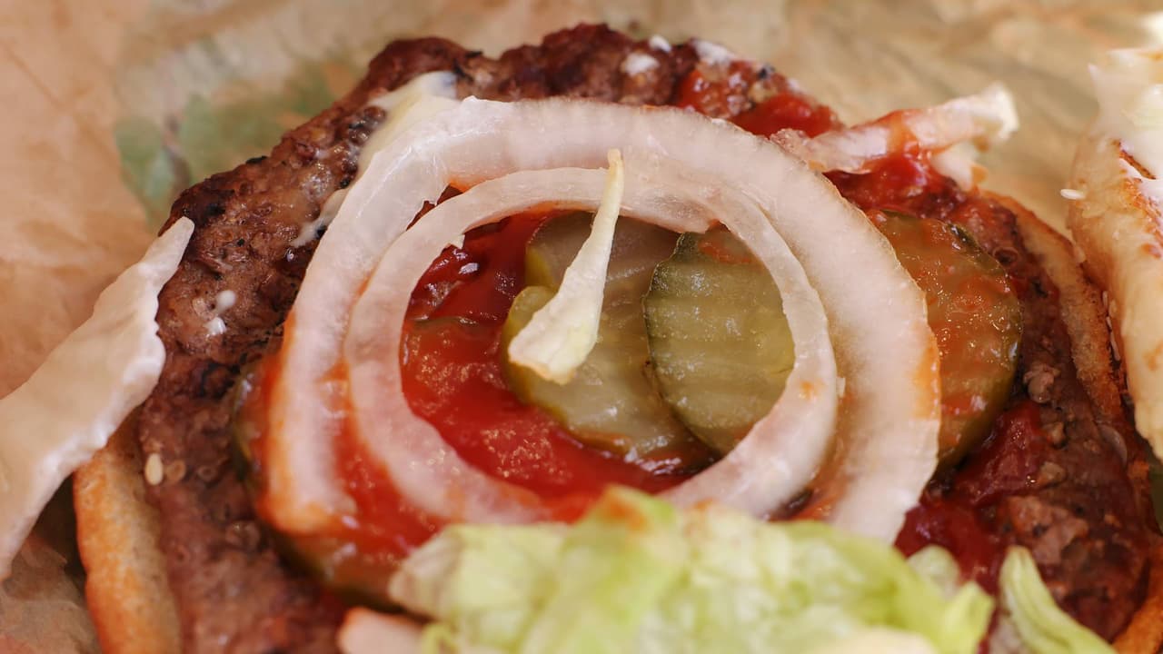 Hay entre 6 y 15 casos de E. coli en Utah vinculados a las Quarter Pounder de McDonald’s