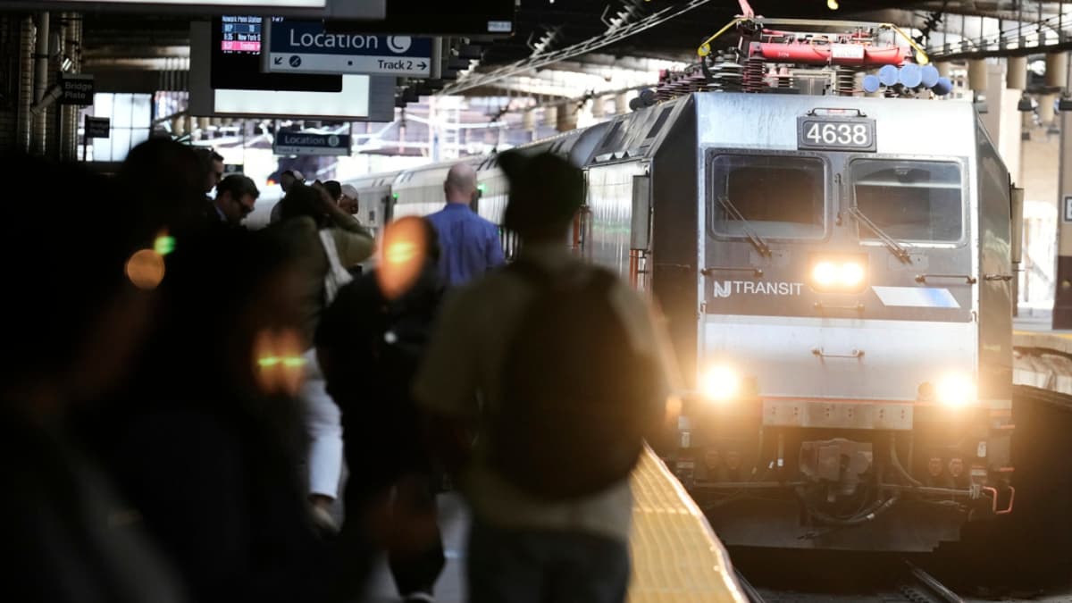 “Solo quería llegar a casa”: incendio en Penn Station y posible huelga mantienen en crisis al LIRR
