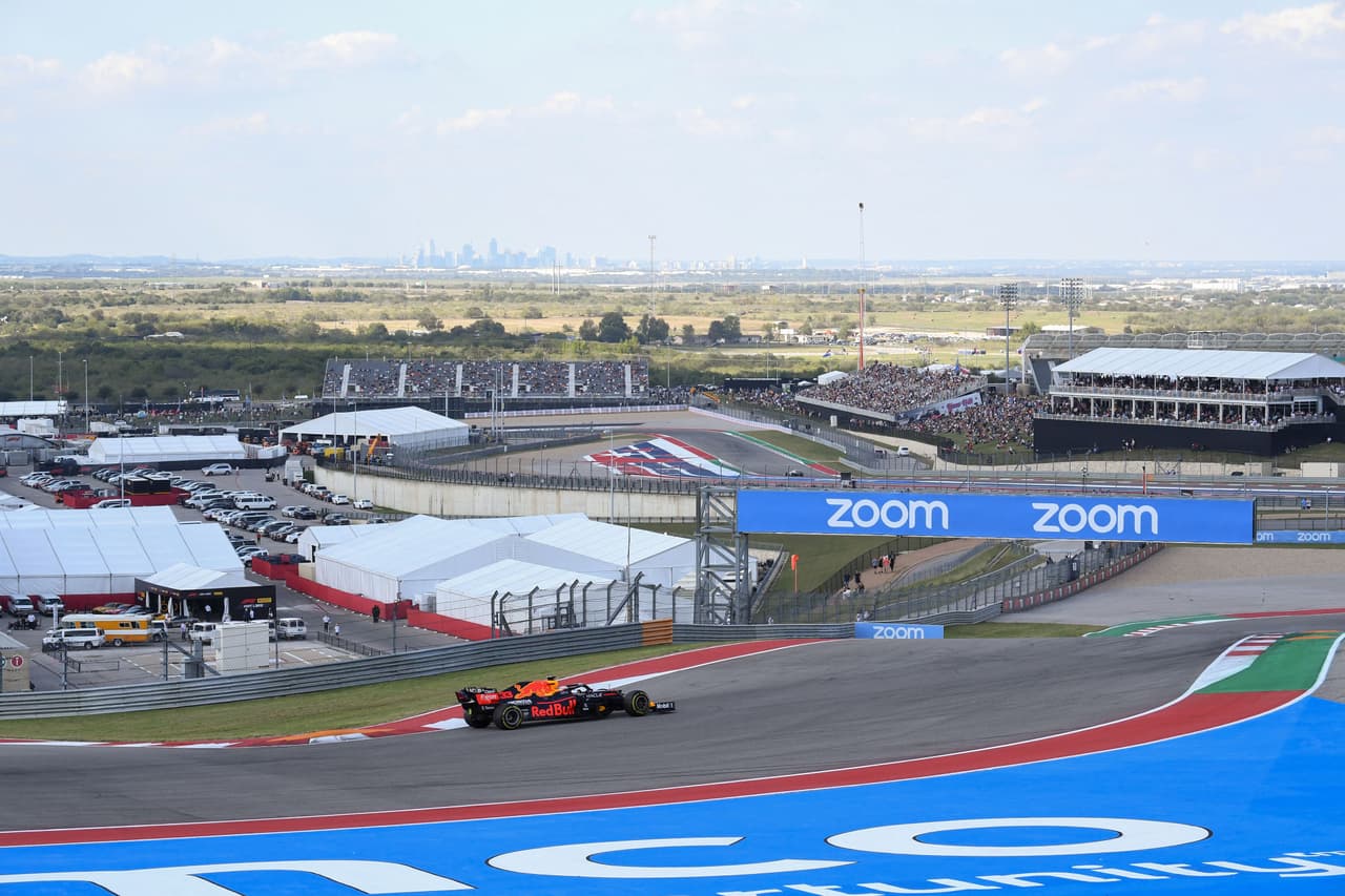 Según los organizadores, un récord de 400,000 aficionados asistieron a la carrera el año pasado.