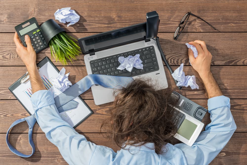 <b>Peligros que debes evitar:</b> dejarlo todo para última hora y actuar de forma precipitada o desorganizada en tu trabajo. Podrías cometer errores por esa impaciencia que debes controlar a fin de no complicarte innecesariamente.