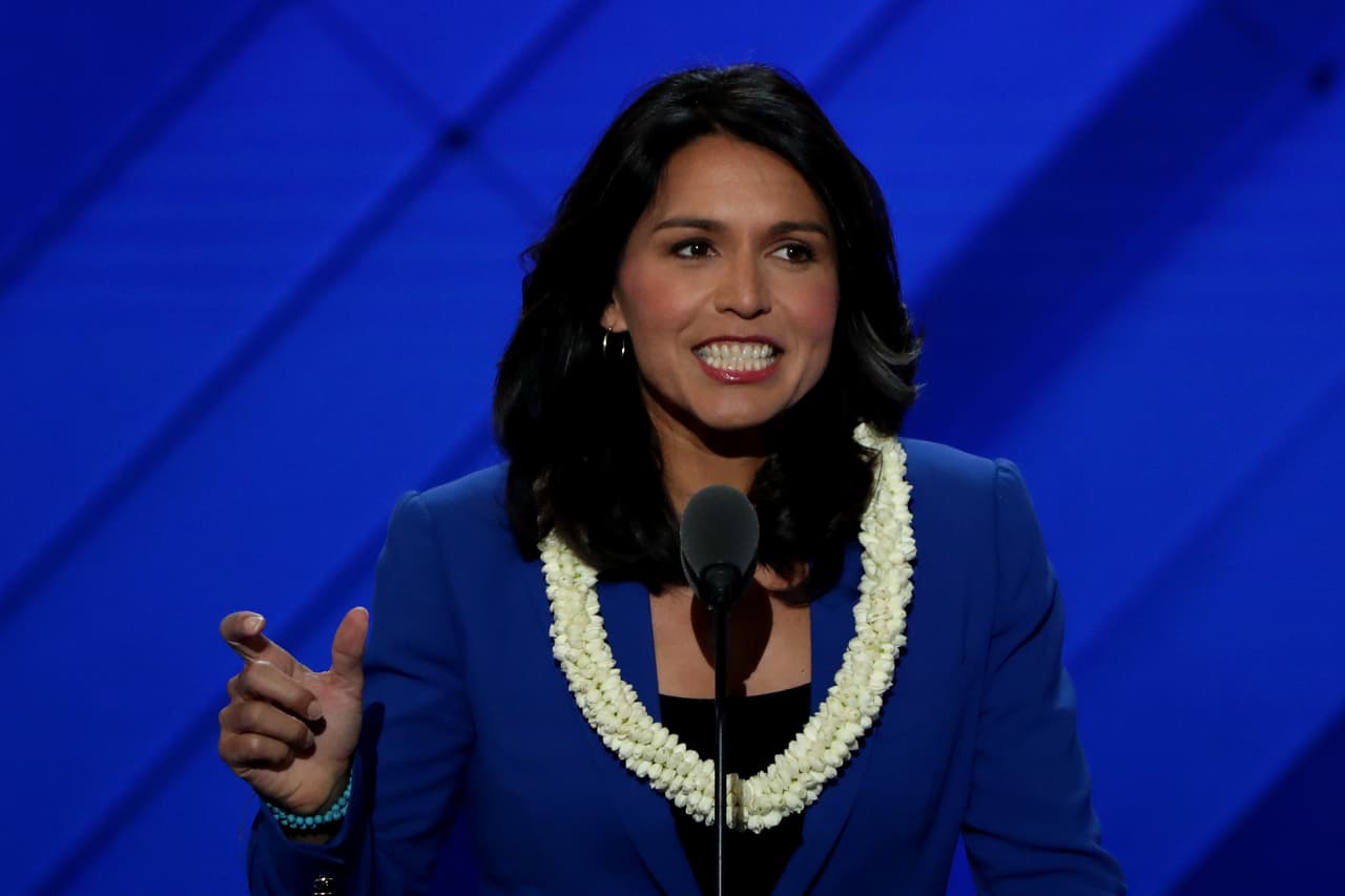 Tulsi Gabbard anuncia su retiro de las presidenciales demócratas y apoya a Biden