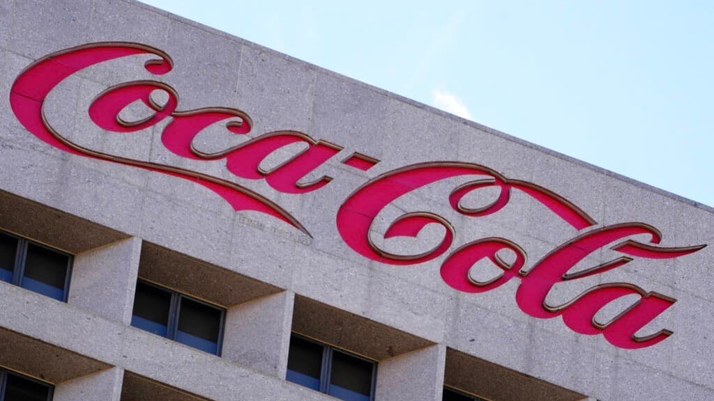 Coca-Cola retira del mercado su limonada sin azúcar por tener... azúcar