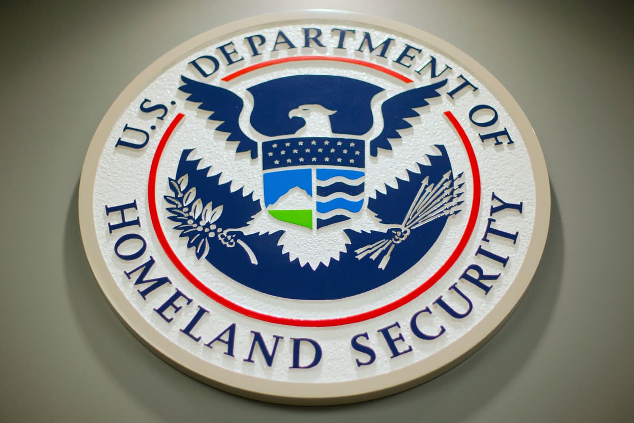 ¿Qué impacto tendrá para solicitantes de asilo nueva medida del DHS? Abogados responden
