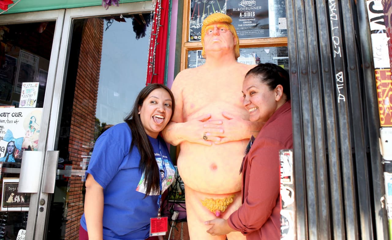 Anuncian la subasta de una estatua de Donald Trump desnudo