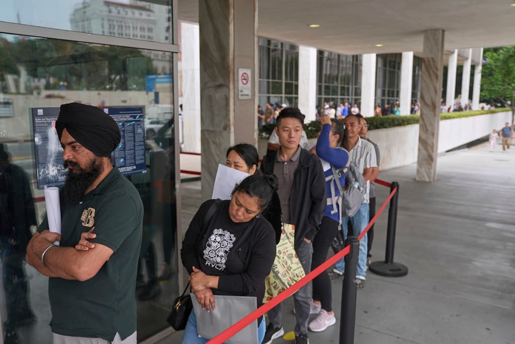 Gobierno de Trump ordena volver a entrevistar a refugiados admitidos bajo el gobierno de Biden: reportes