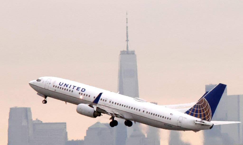 Pasajero rebelde es bajado de vuelo que salió de Newark con destino a Costa Rica