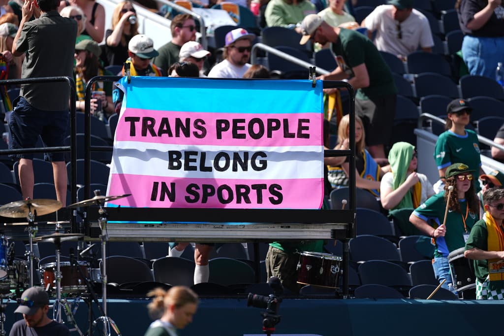 La Corte Suprema ratifica que los estados pueden prohibir a las niñas y mujeres transgénero participar en eventos deportivos escolares, en un golpe para la comunidad LGBTQ+