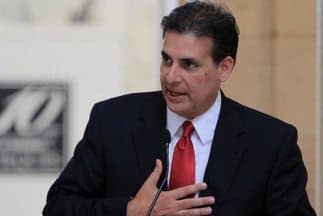 Senadores del PPD aprueban moción para respaldar a Bernier en la presidencia del partido