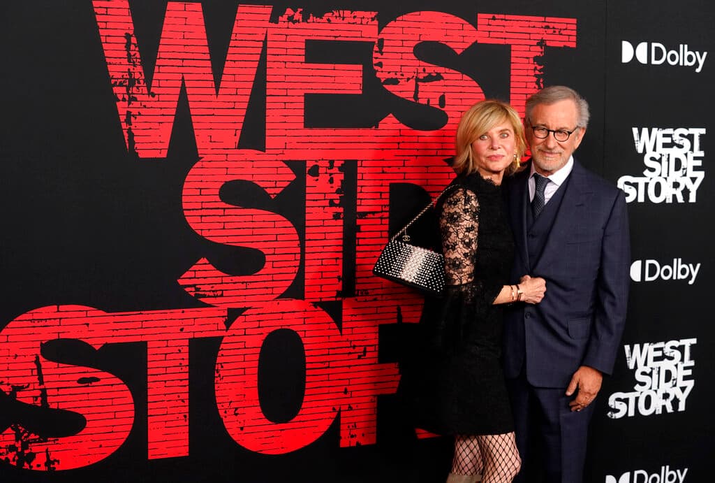 Spielberg defiende su decisión de no subtitular diálogos en español en 'West Side Story'