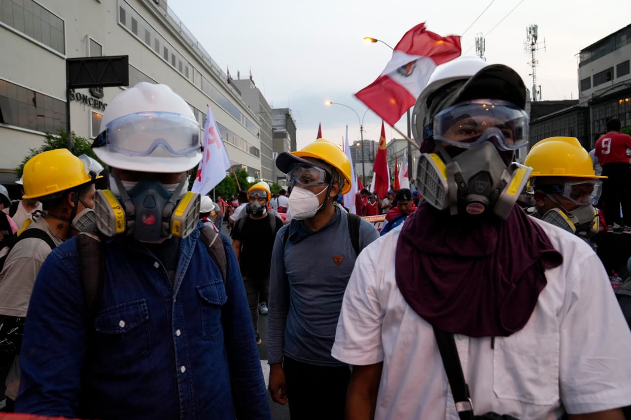 Congreso de Perú rechaza adelantar las elecciones pese a las protestas que han dejado al menos 58 muertos