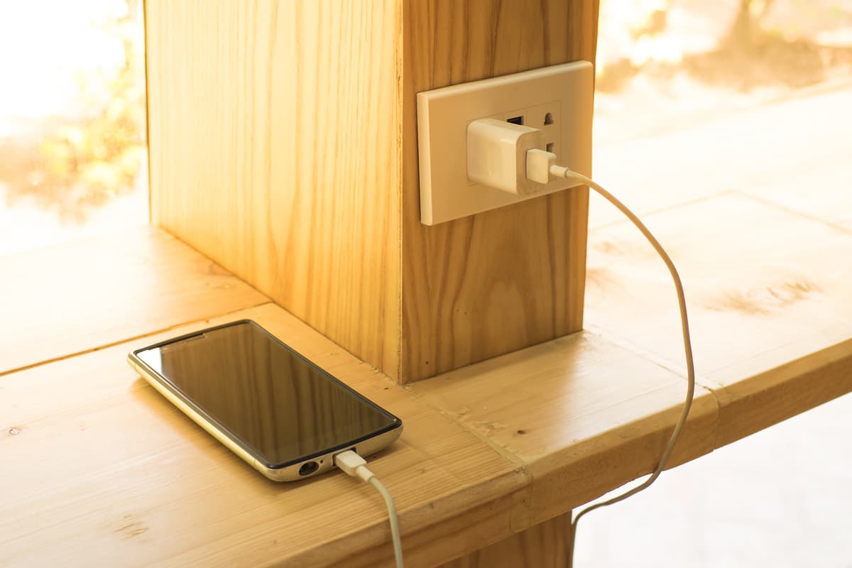 La Unión Europea tiene la solución para la pila de tu celular